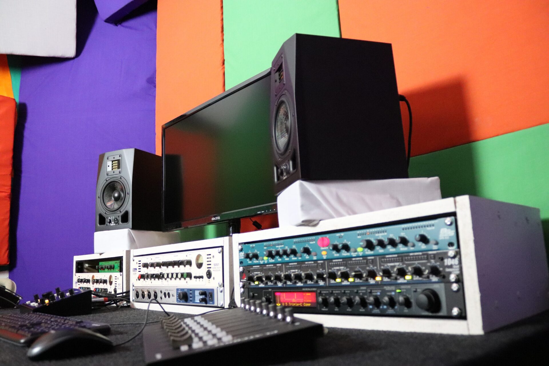 Mixing and Mastering Online My Mix Master